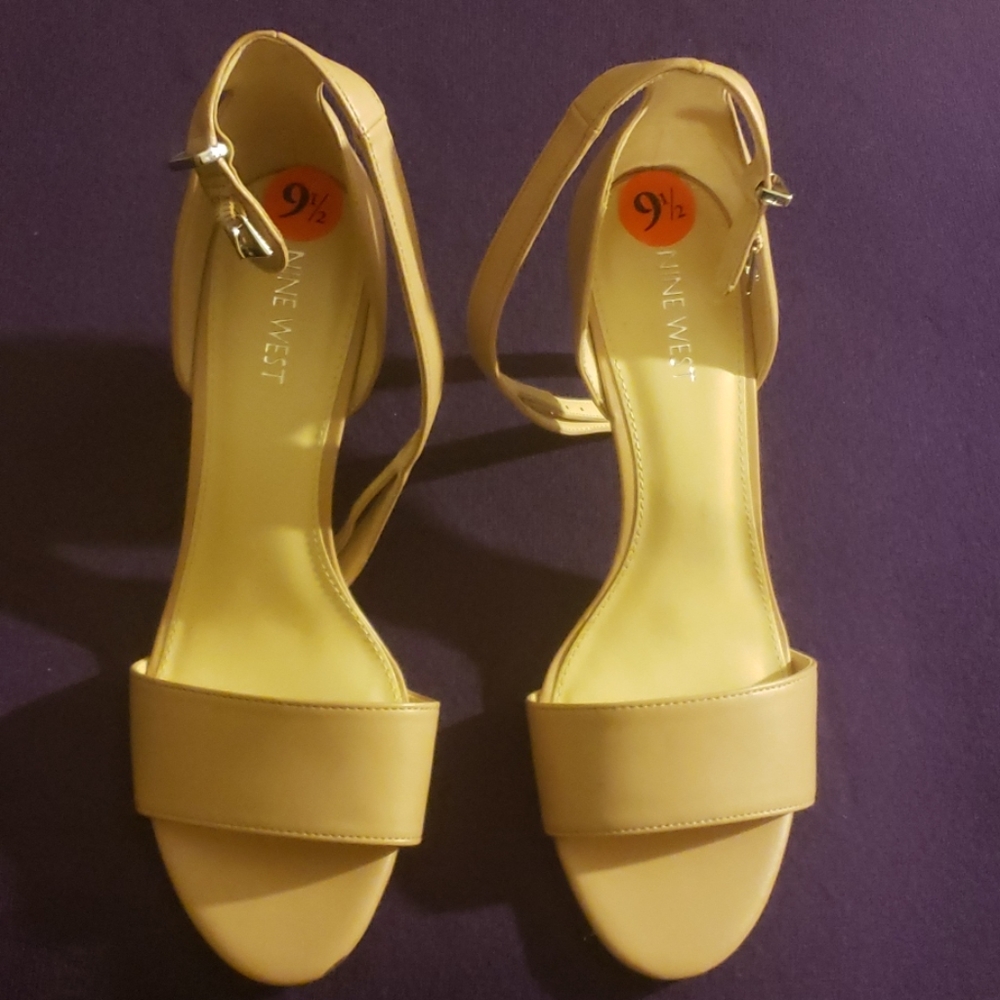 Nine West Pink/Nude Sandals